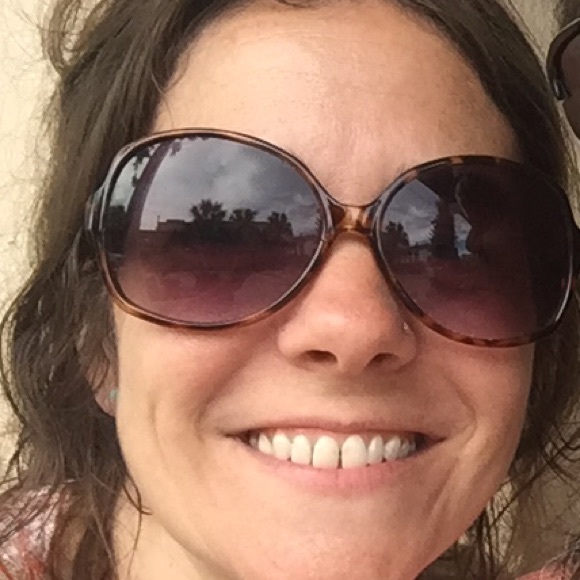 Meet your Posher, Ansley - Picture 4 of 4